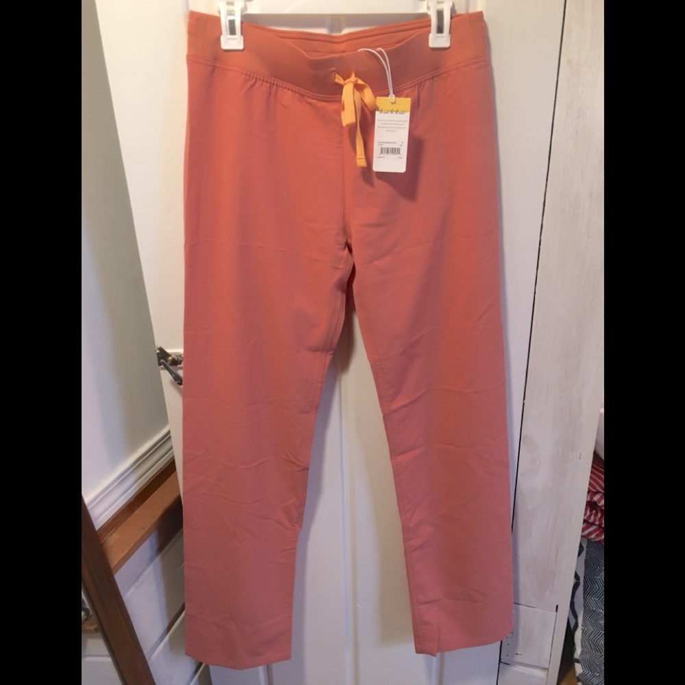 FIGS Livingston scrub bottoms sz. Small Tall (ST) NWT